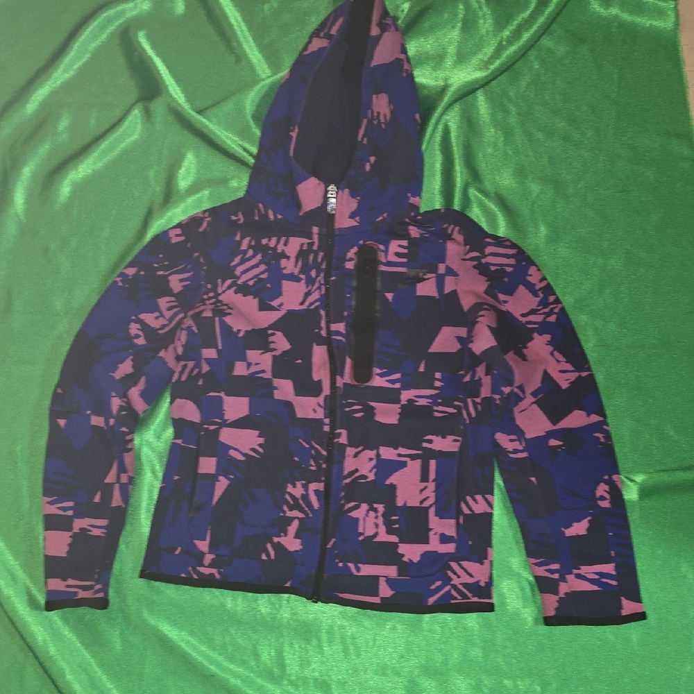 Nike Girls' Hooded Zip Jacket in Purple & Pink Abstract Print